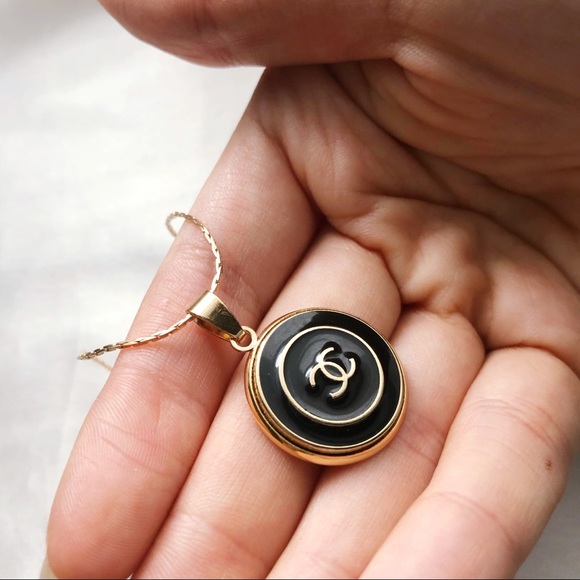 Chanel Necklace - Picture 4 of 6